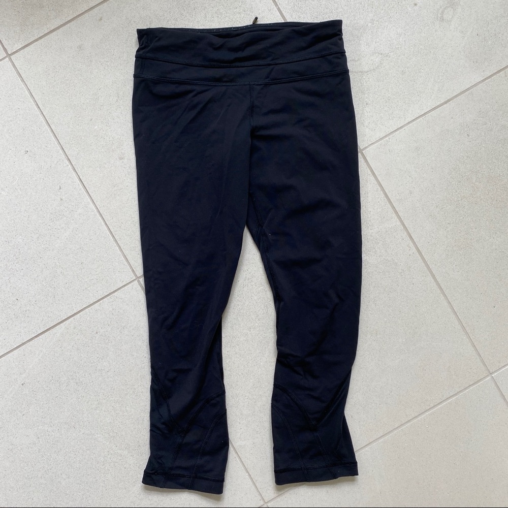 Lululemon black inspire crop leggings